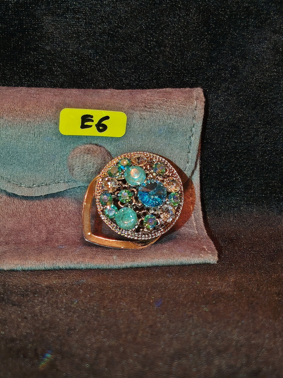 PIN E6