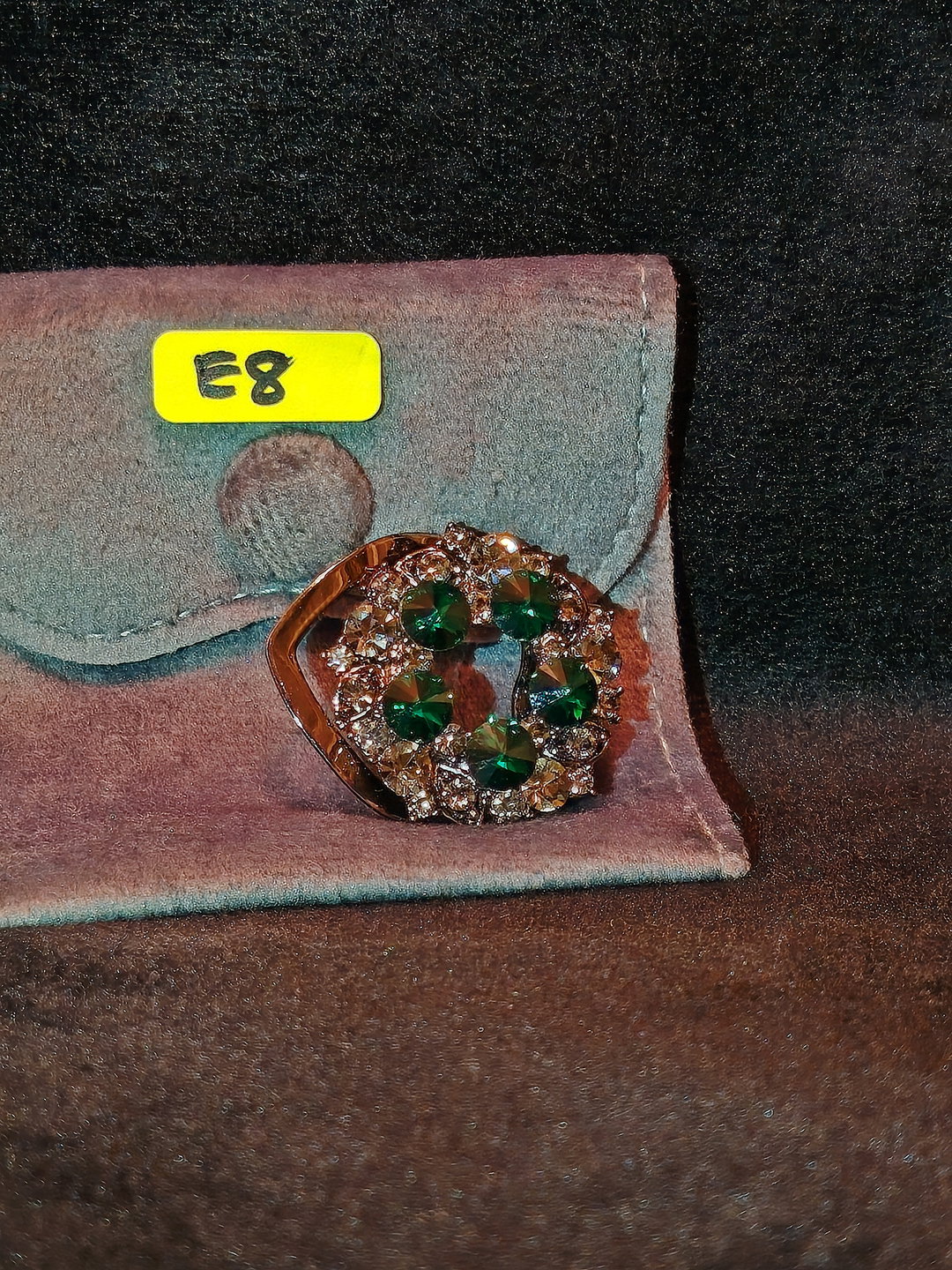PIN E8