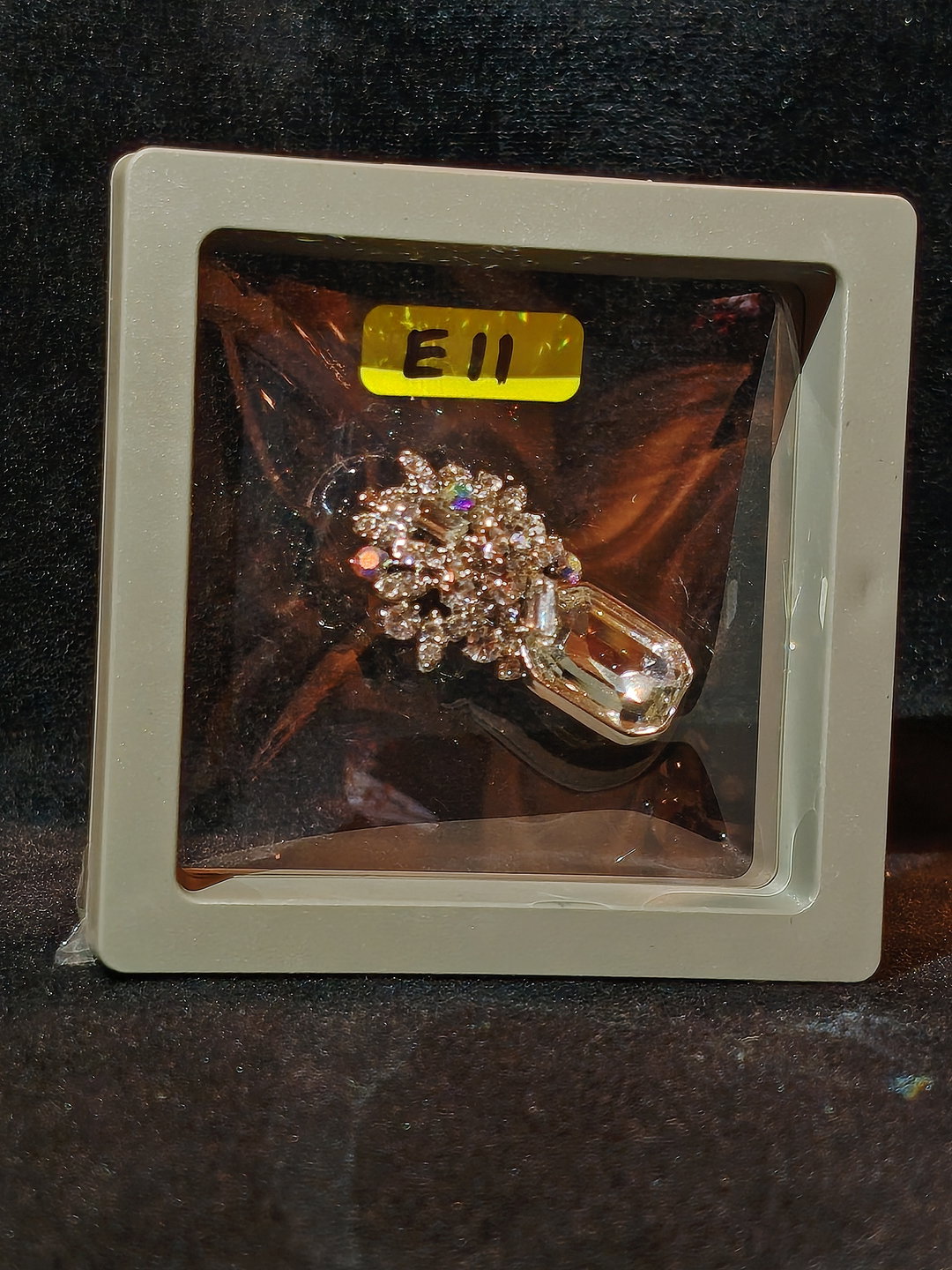 PIN E11