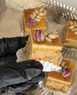 Salé Baklawa Malha 1Kg – Le raffinement du feuilleté salé aux saveurs locales