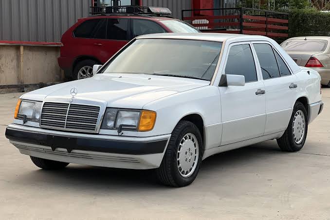1990 Mercedez Benz W124 300E Manual_0