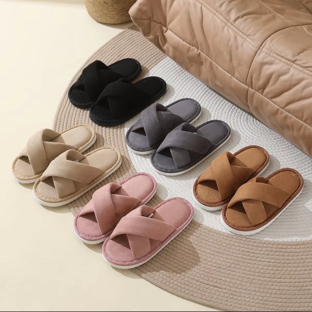 Indoor slippers memory form cross design (size 36-41)