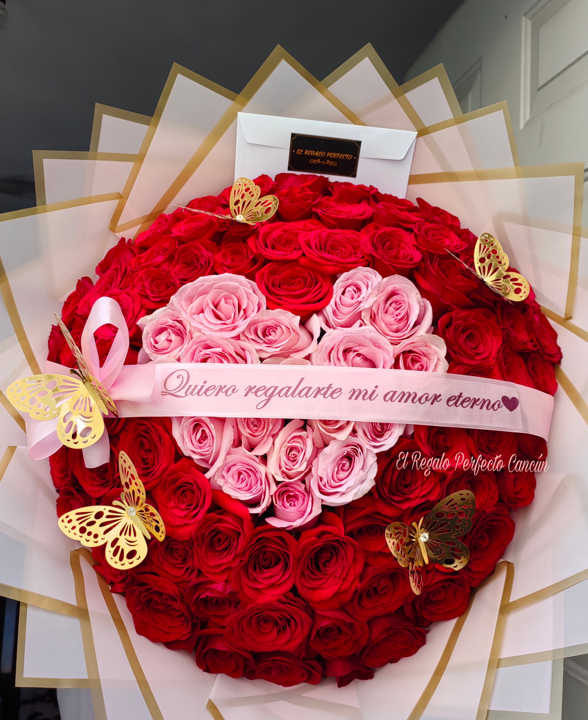 Ramo corazón 100 rosas_0