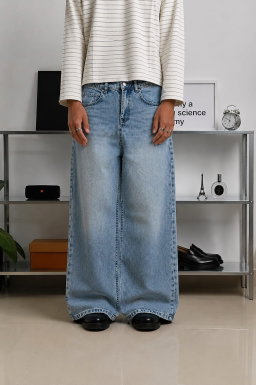 Wide leg baggy
