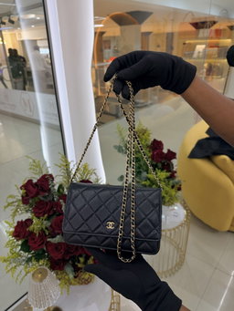 Bolsa Chanel WOC clássica 