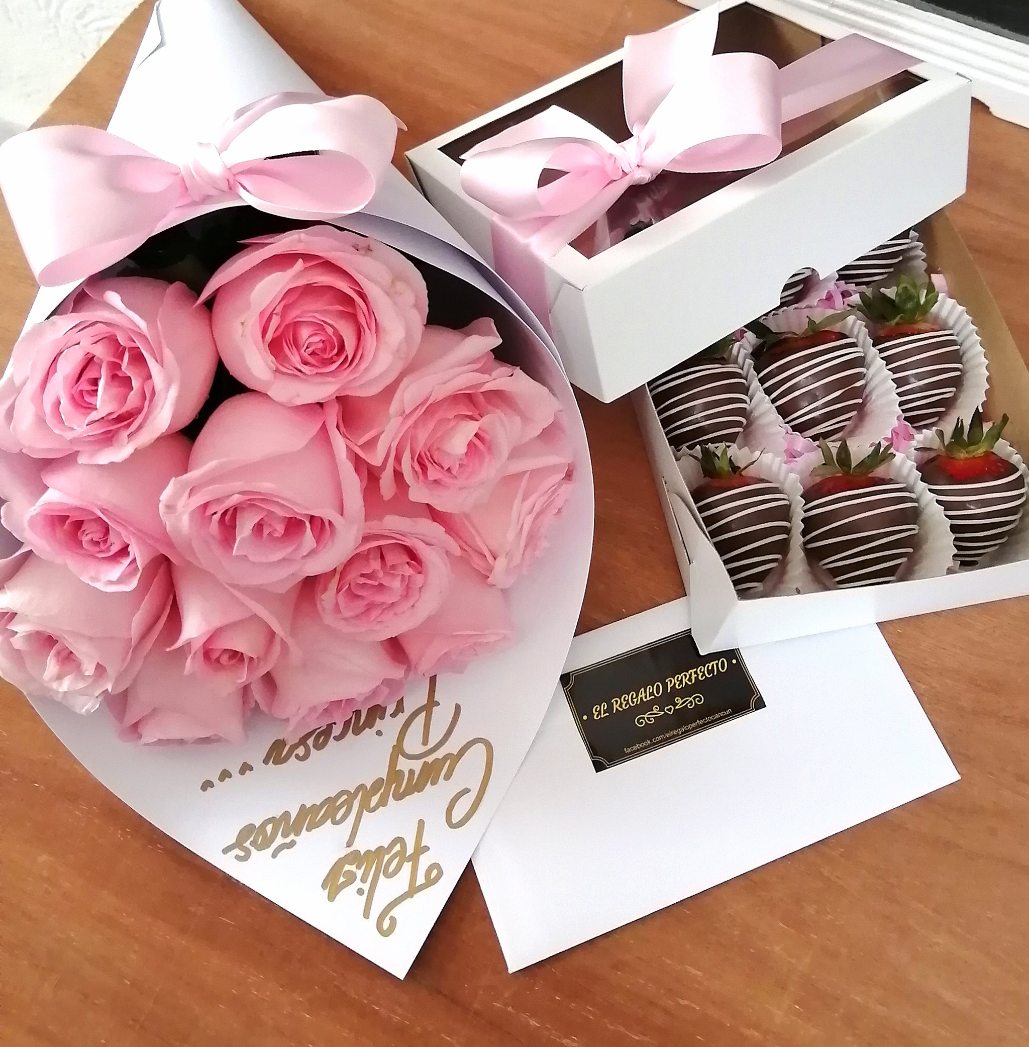 Ramo Feliz día 12 rosas_1