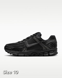  Black Nike Low Cut Sneakers