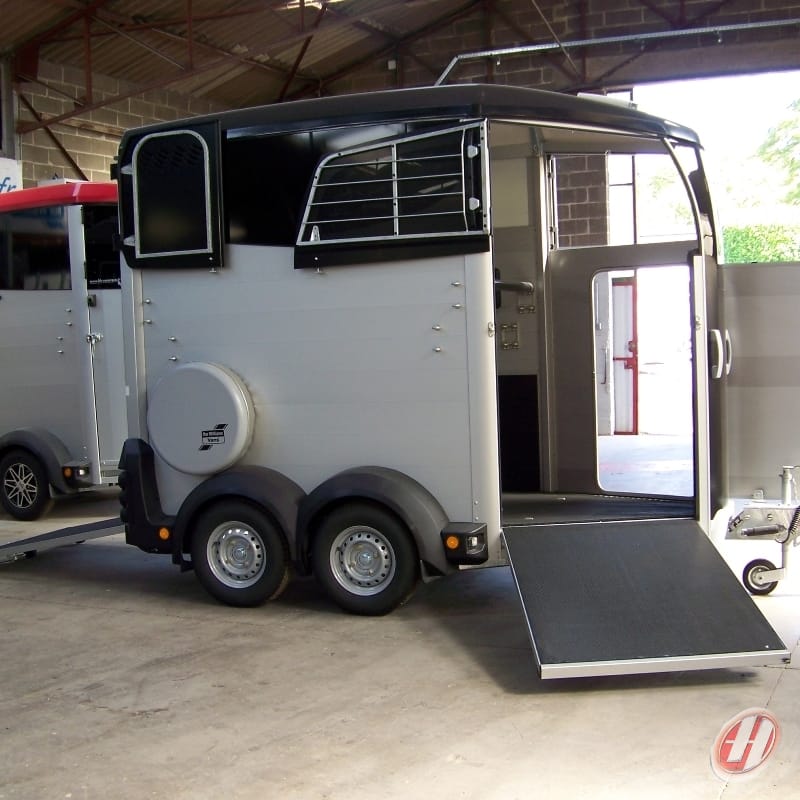 REMOLQUE PARA 1 CABALLO Y MEDIO IFOR WILLIAMS HBX403 CONFORT_1
