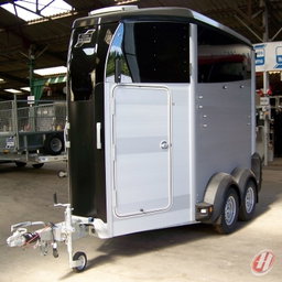 REMOLQUE PARA 1 CABALLO Y MEDIO IFOR WILLIAMS HBX403 CONFORT