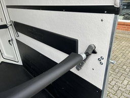 REMOLQUE PARA 2 CABALLOS HUMBAUR PEGASUS STYLE 2700 S – 2.700 KG