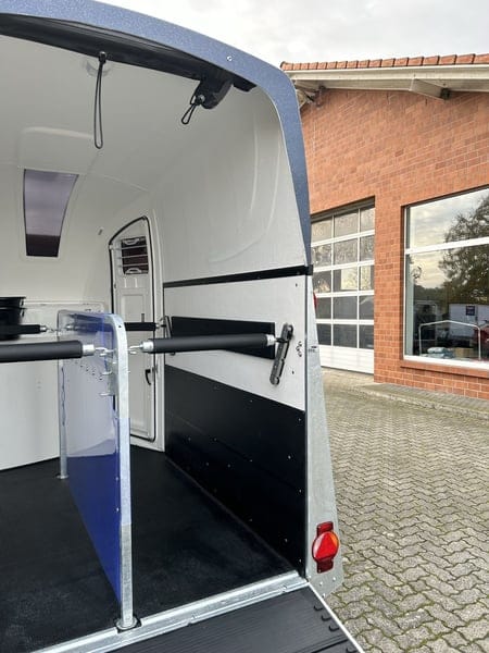 REMOLQUE PARA 2 CABALLOS HUMBAUR PEGASUS STYLE 2700 S – 2.700 KG_16