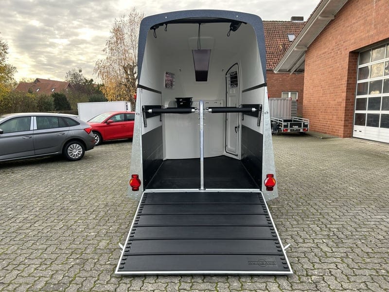 REMOLQUE PARA 2 CABALLOS HUMBAUR PEGASUS STYLE 2700 S – 2.700 KG_7