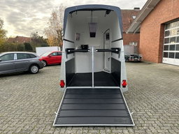 REMOLQUE PARA 2 CABALLOS HUMBAUR PEGASUS STYLE 2700 S – 2.700 KG