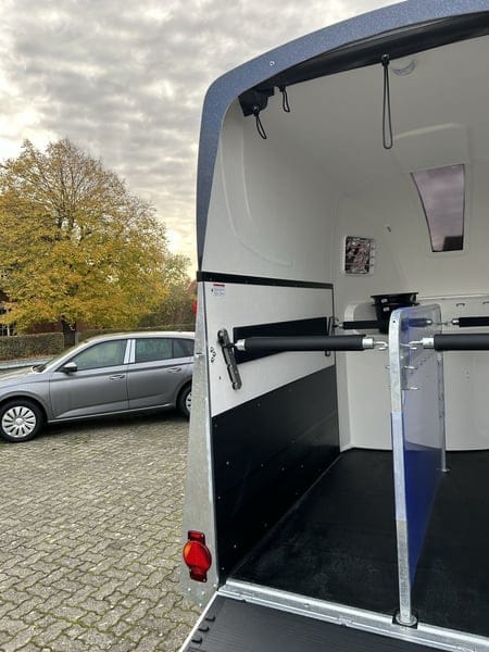REMOLQUE PARA 2 CABALLOS HUMBAUR PEGASUS STYLE 2700 S – 2.700 KG_14