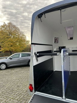REMOLQUE PARA 2 CABALLOS HUMBAUR PEGASUS STYLE 2700 S – 2.700 KG