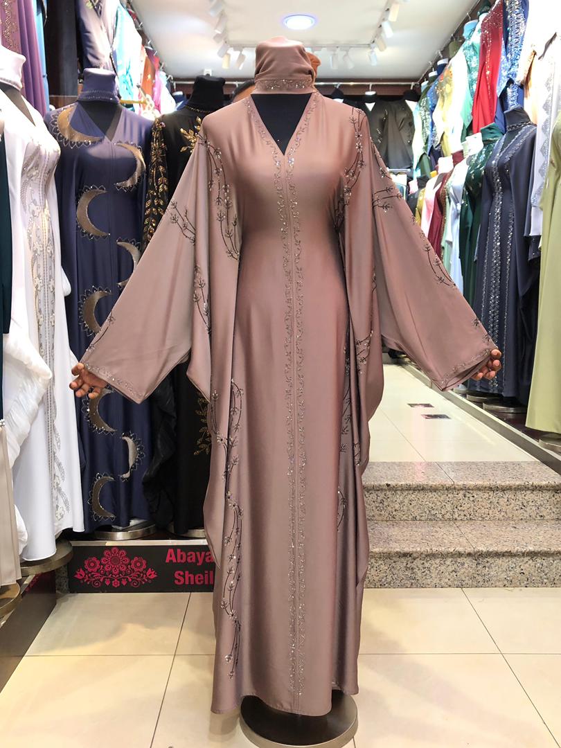 Lingeer Nadira Vine Embroidered Abaya_0