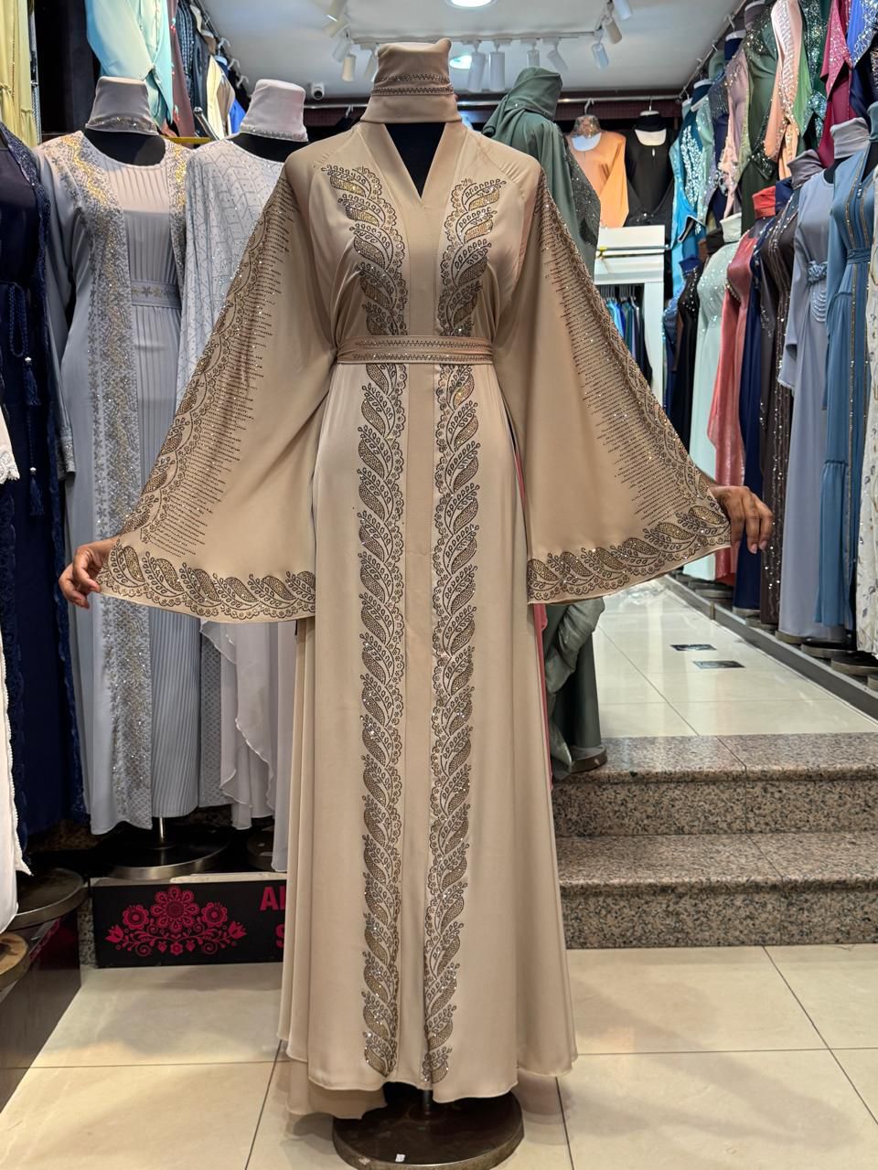 Lingeer Zayna Paisley Embellished Abaya