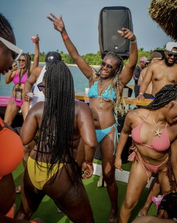 Punta Cana: VIP Party Boat Experience with open Bar