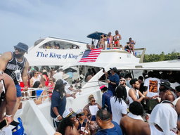 Punta Cana: VIP Party Boat Experience with open Bar