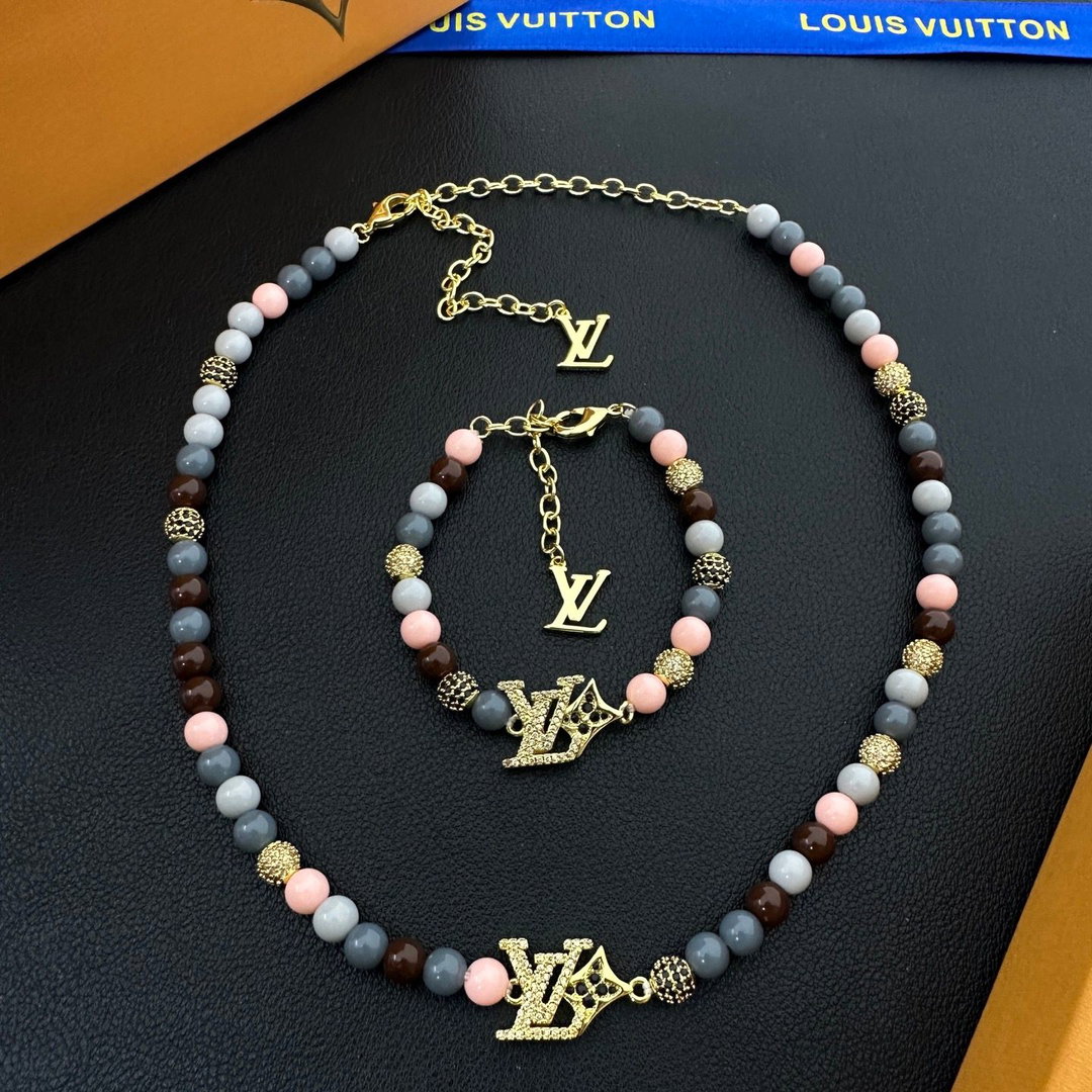  necklace  bracelet