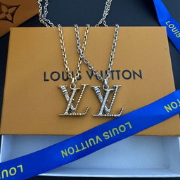LV new necklace