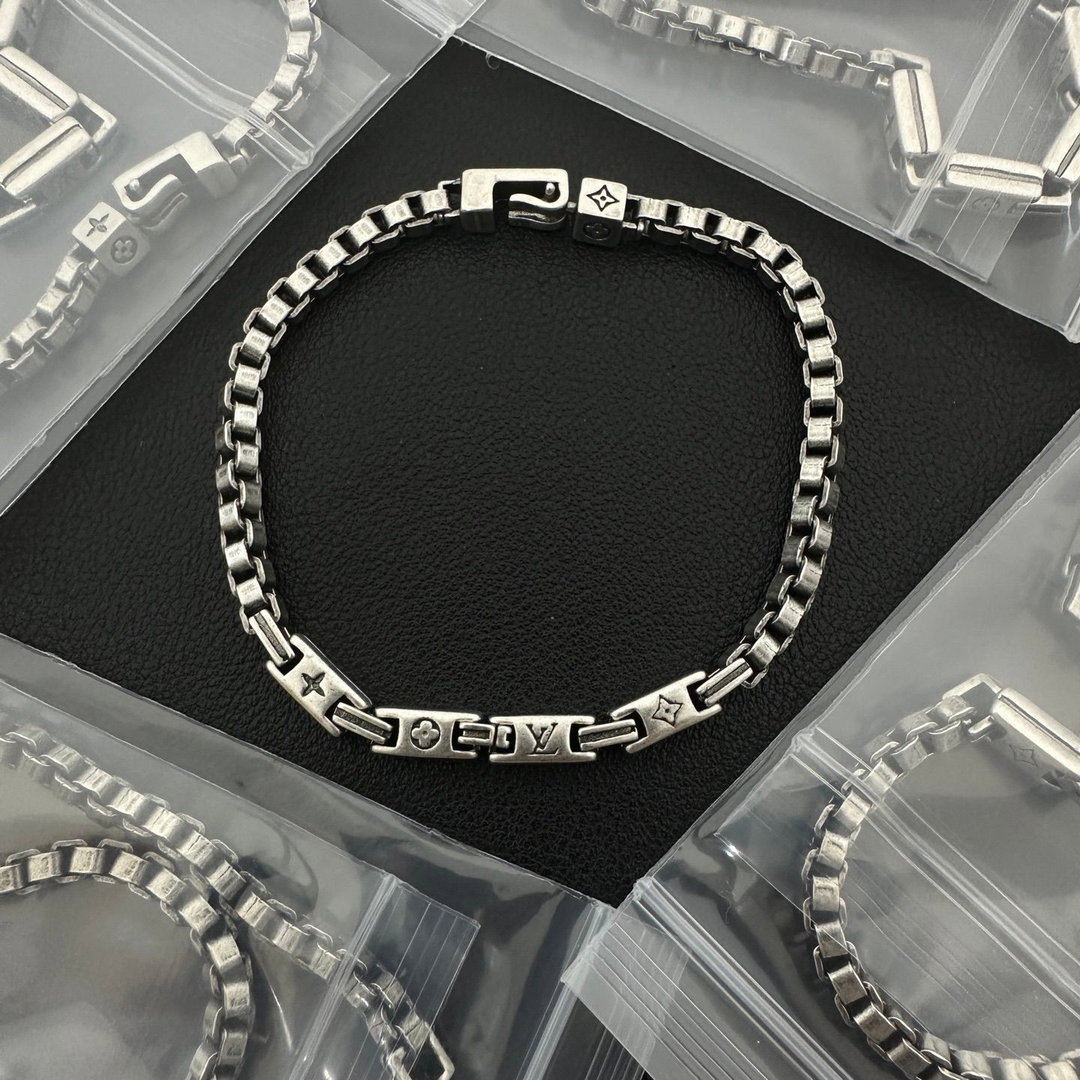 LV bracelet arrived