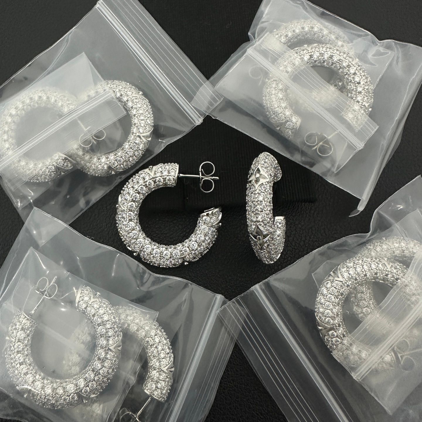 LV earrings arrived_0