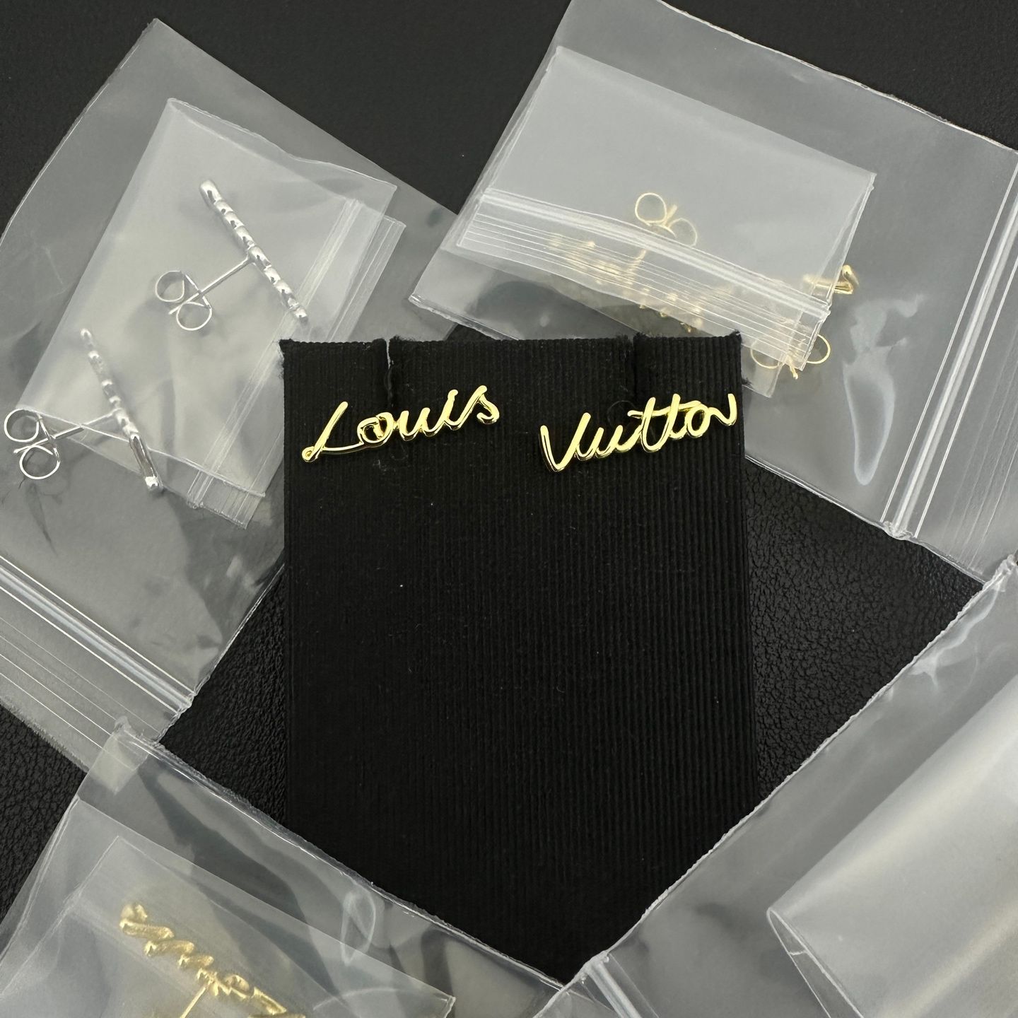 LV earrings arrived_0
