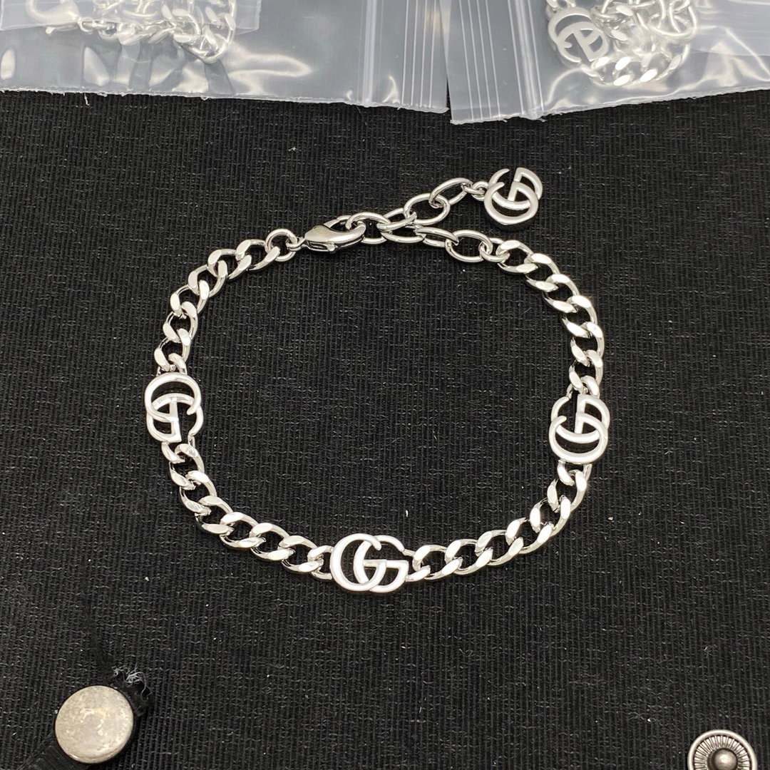 Gucci Bracelet Arrives