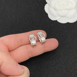 Gucci earrings arrive
