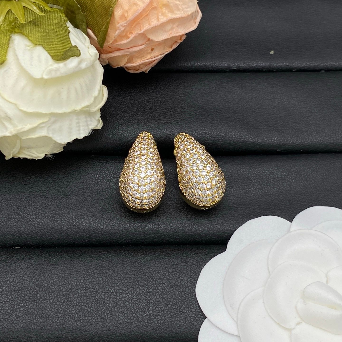 Bottega Veneta New Ear Nails_0