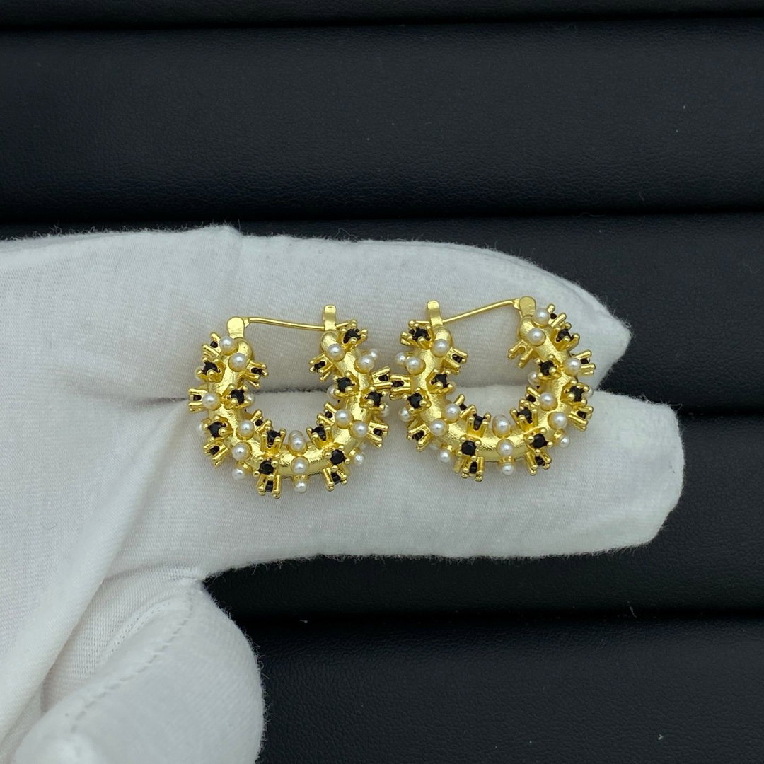 Bottega Veneta earrings have arrived atBao Di Jia