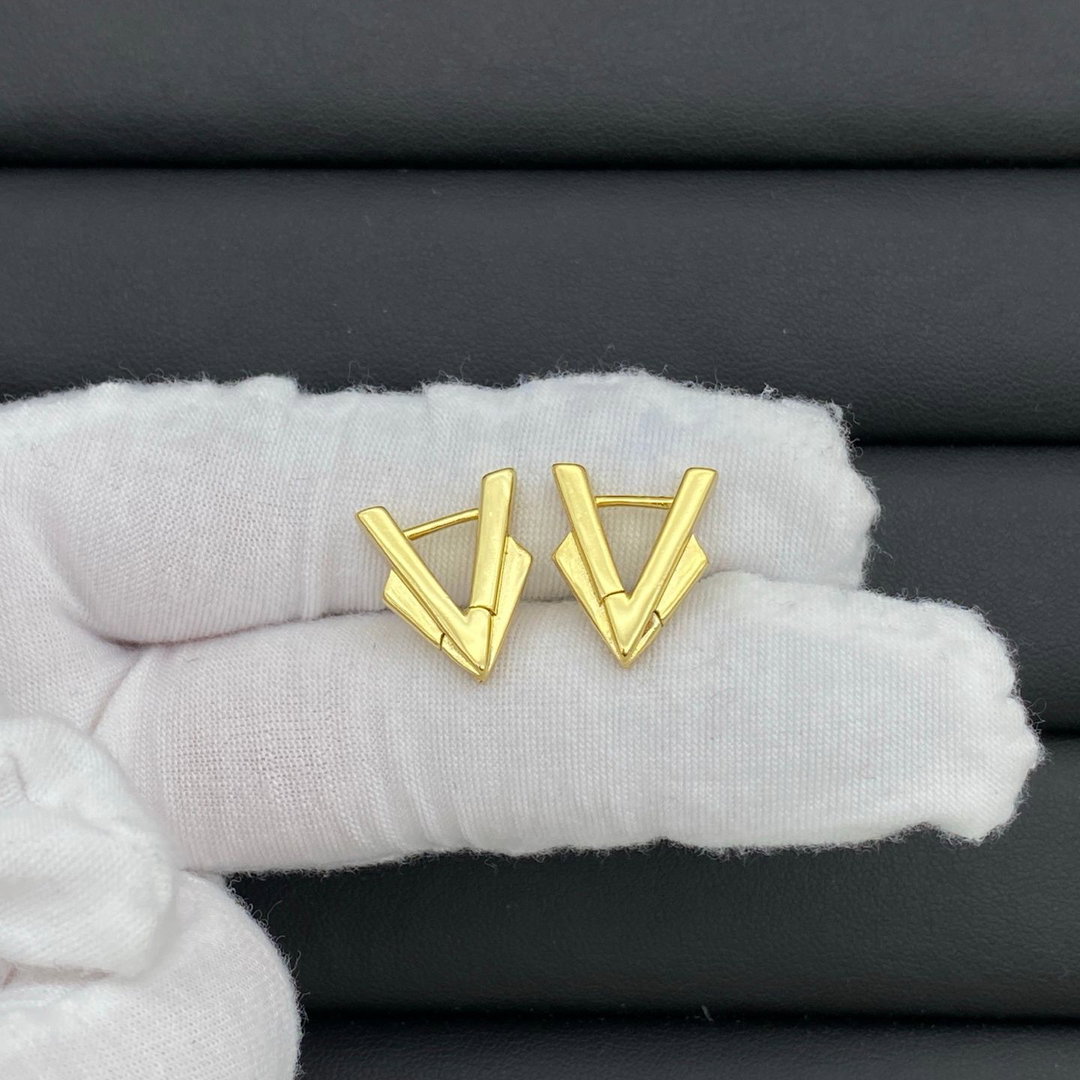 BOTTEGA VENETA earrings have arrived atBaodingjia