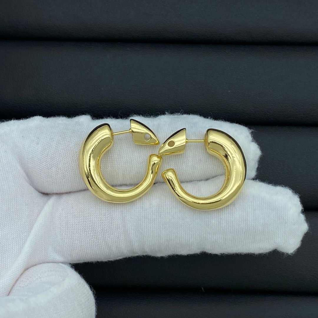 Bottega Veneta earrings have arrived atBao Di Jia