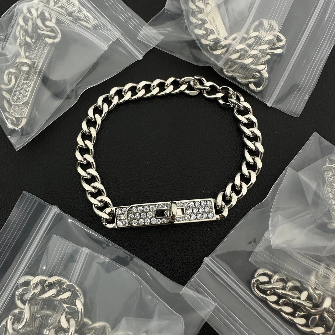 Hermes Bracelet Arrives