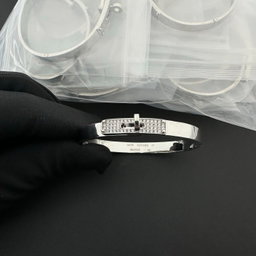 Hermes Bracelet Arrives