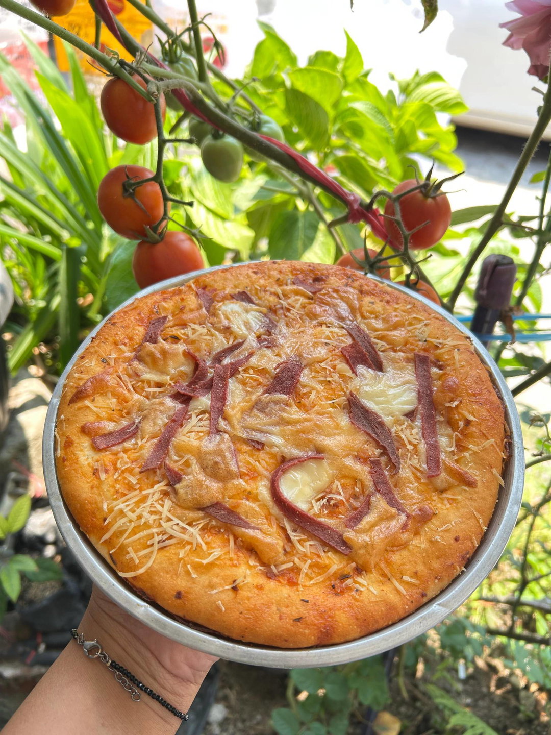 Pizza beef Bolognese