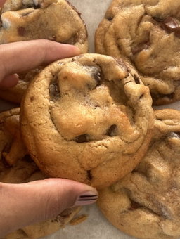 Brown butter choco chunks cookie
