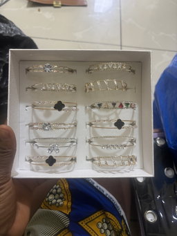 Bracelet
