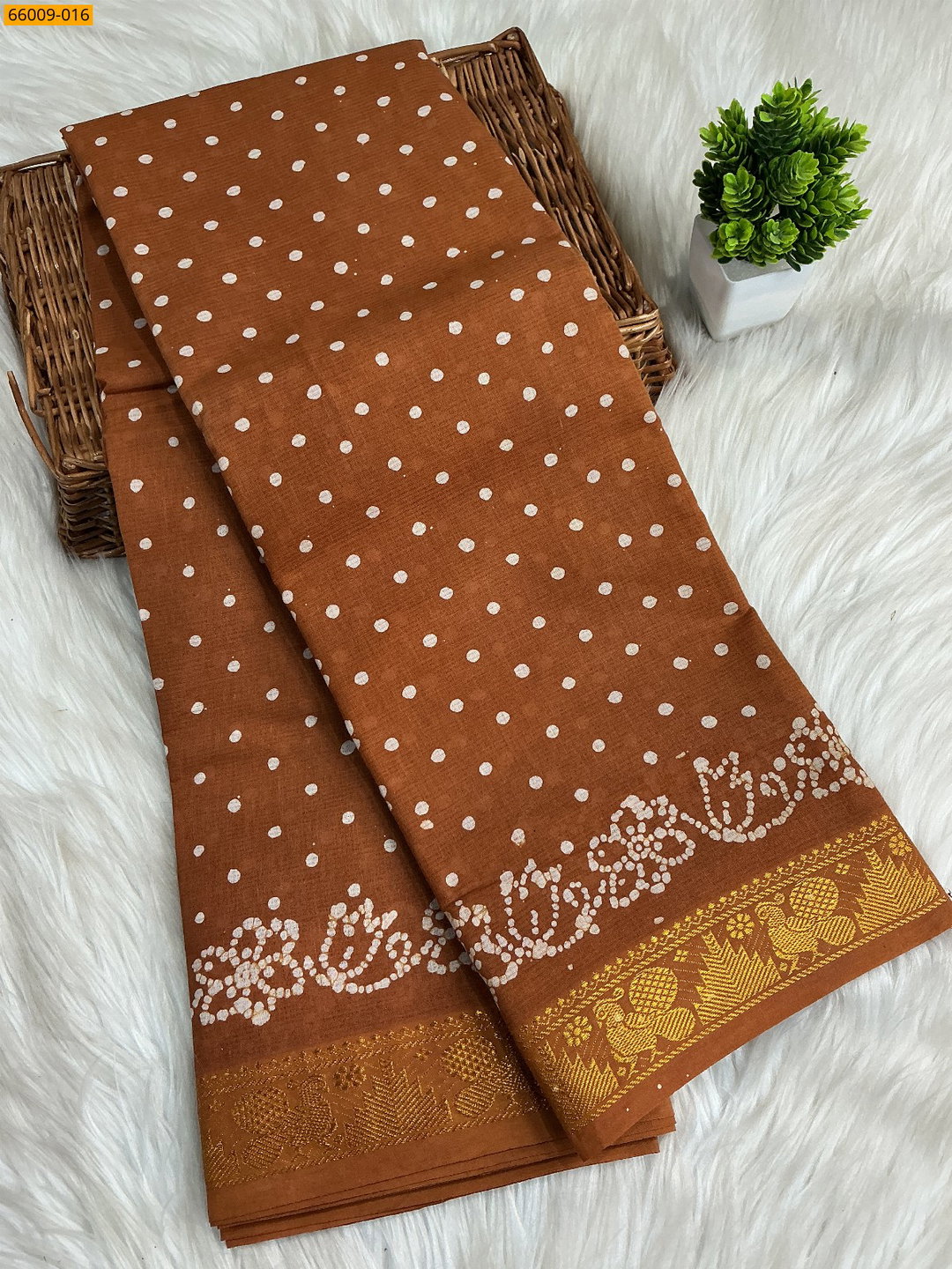 Sungudi Cotton dot printed saree ST
