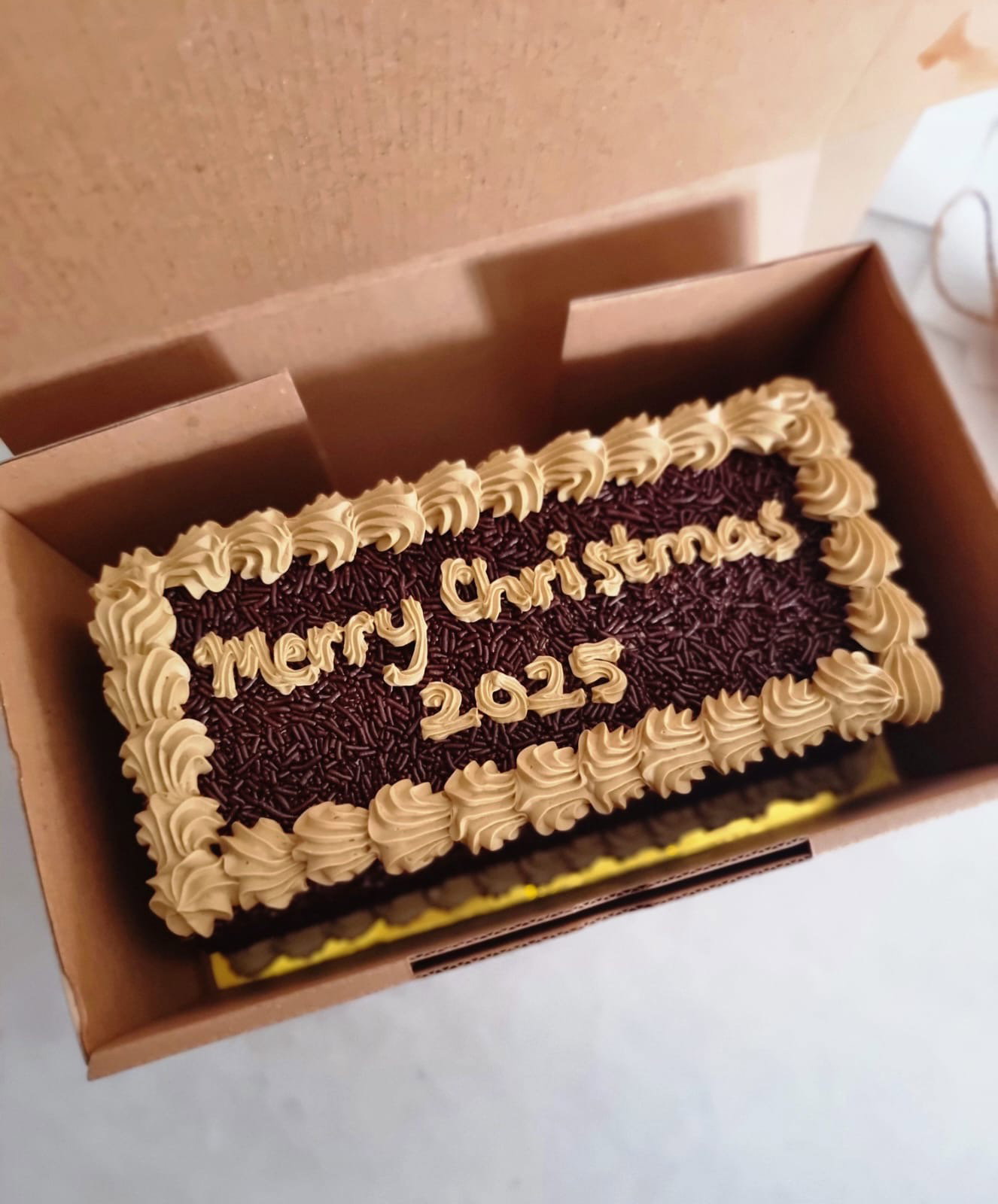 ᴍᴏᴄʜᴀ ᴇʙᴏɴʏ ʀᴇɢᴜʟᴀʀ ᴄᴀᴋᴇs🎂_1