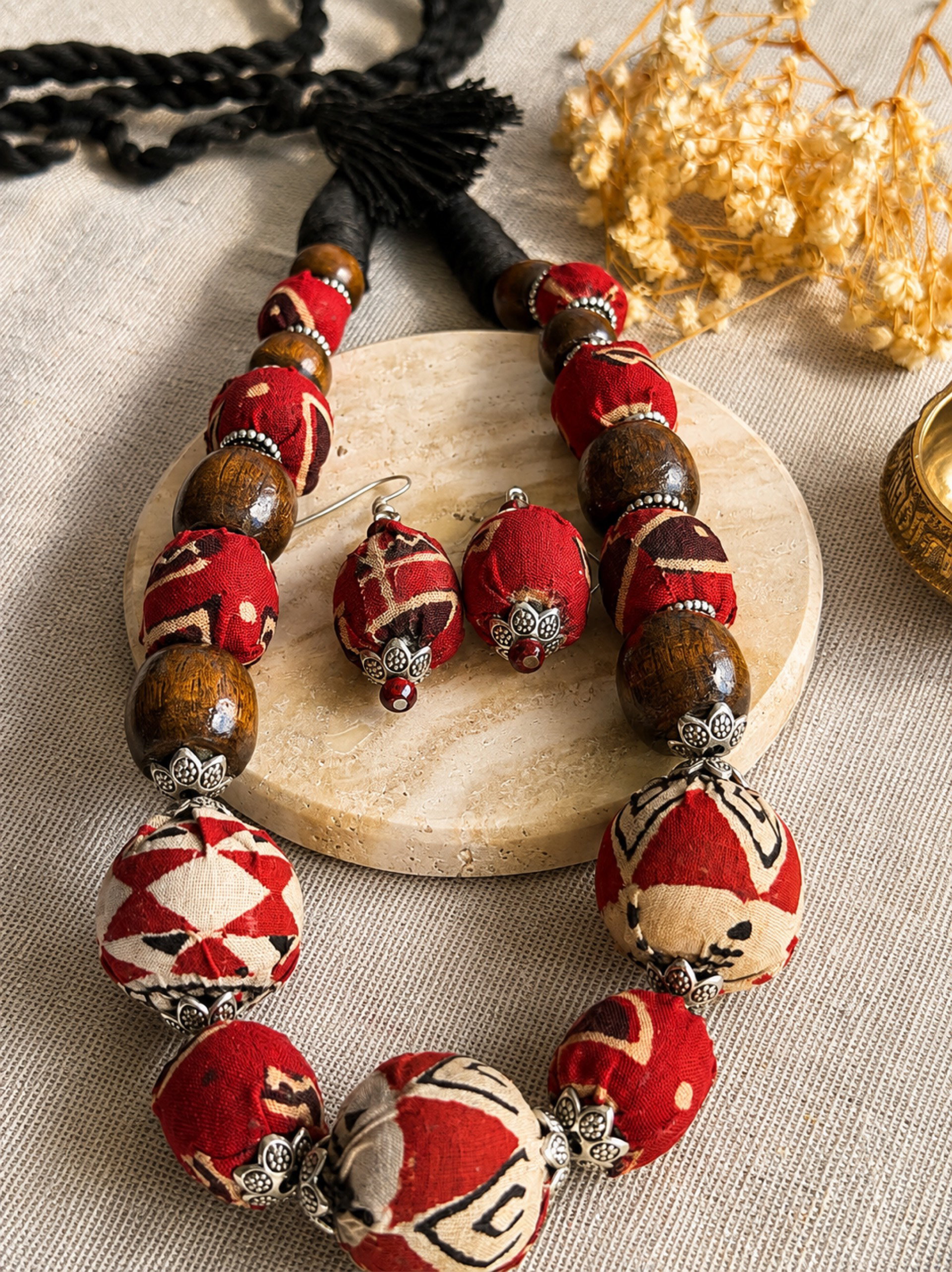 Red ajrakh wooden beaded set_0