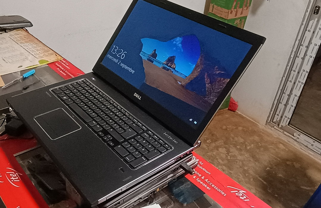 Ordinateur Dell Vostro 3750, Core i5. Autonomie: 2 heures,ram: 8GO, HDD: 1TB