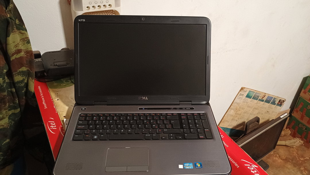 Ordinateur Dell XPS L702X, Core i5. Autonomie: 2 heures, ram: 8Go, HDD: 500GB