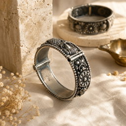 Floral engraved open kada pair