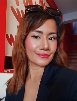 Make Up Artist