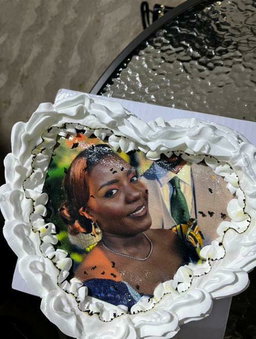 Cake large