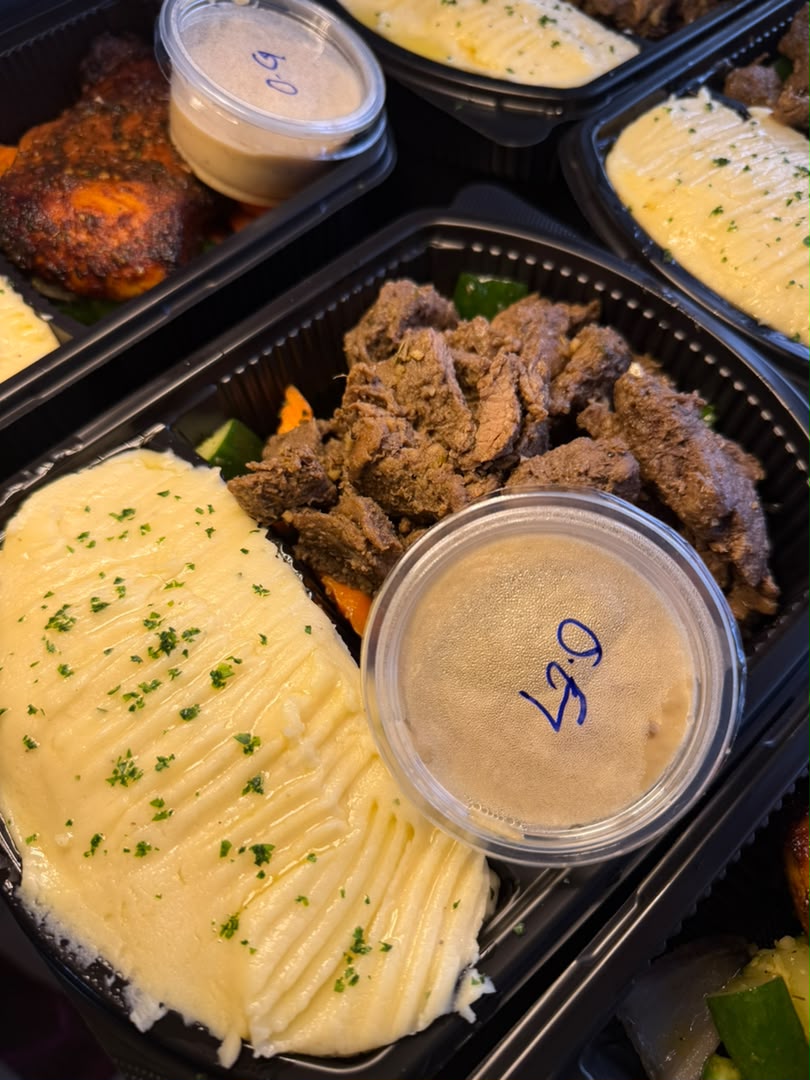 Mashed potatoes with steak(Tuesday Only!)