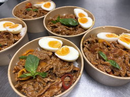 Porc sauté au curry&riz&ouef🌶️🌶️