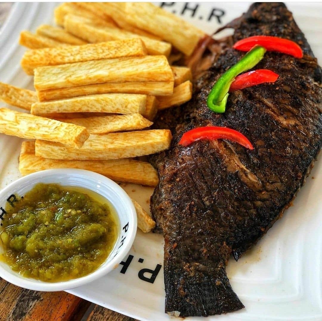 Yam Chips with Fish/ Gizzard / Sausage 
